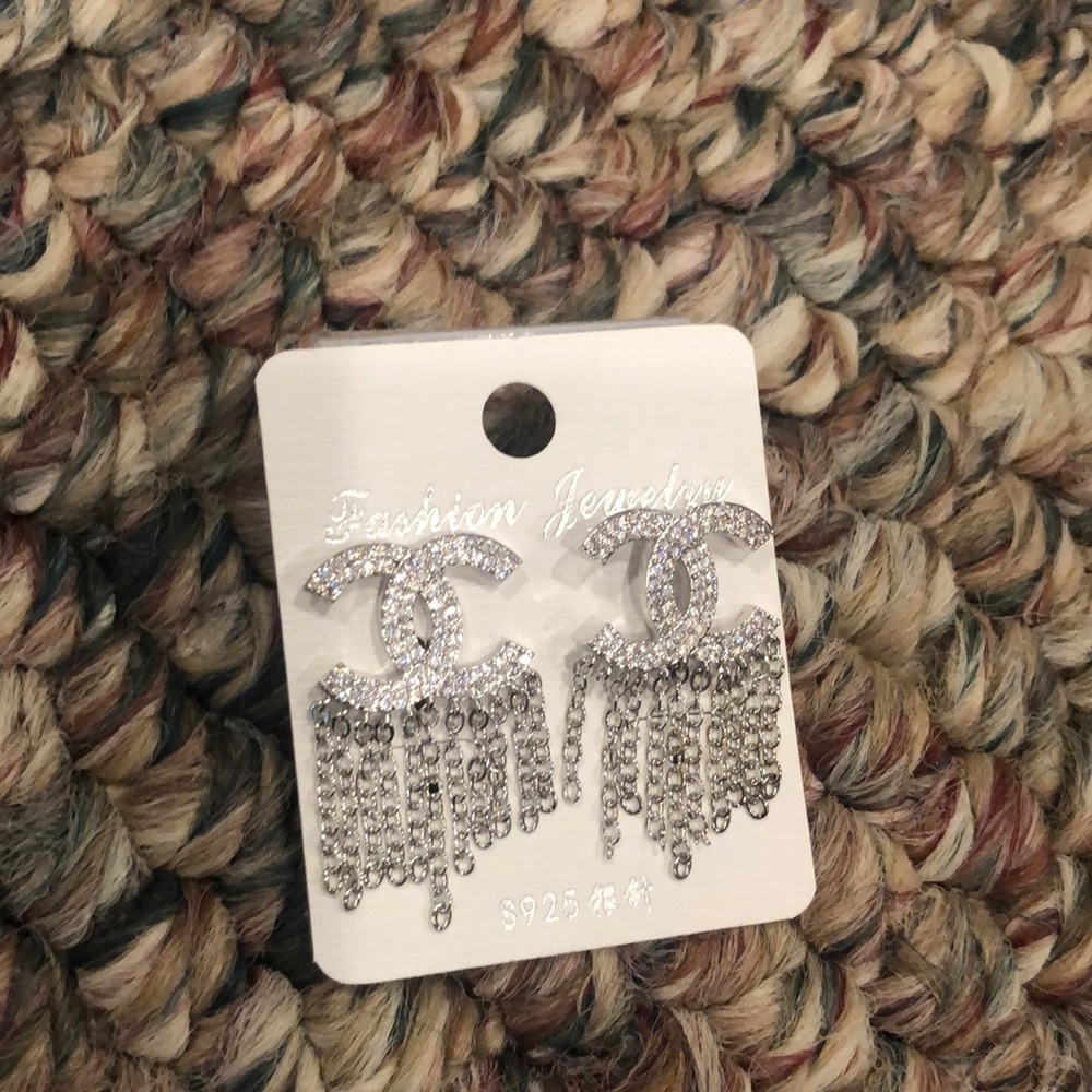 Dangle fashion earring